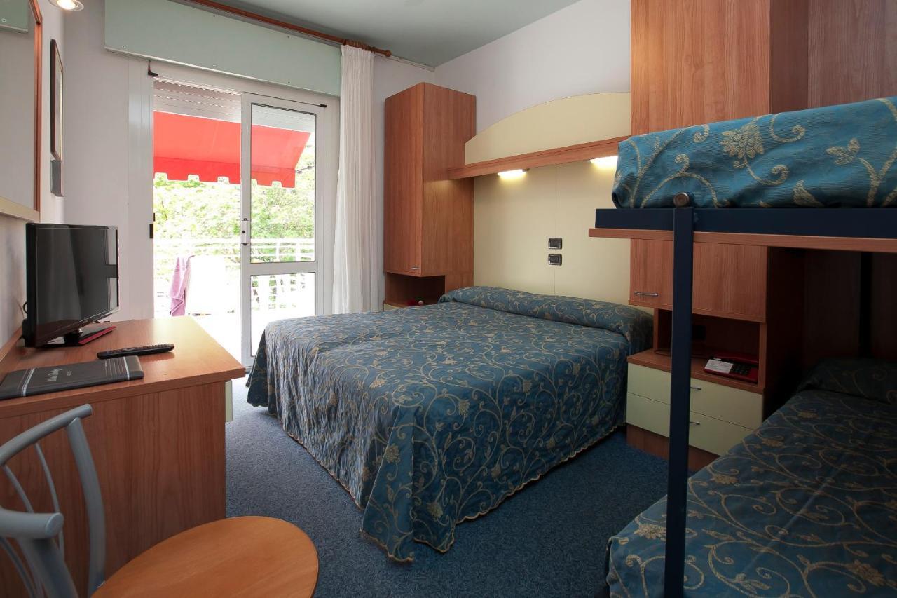Hotel Derby S Jesolo Extérieur photo