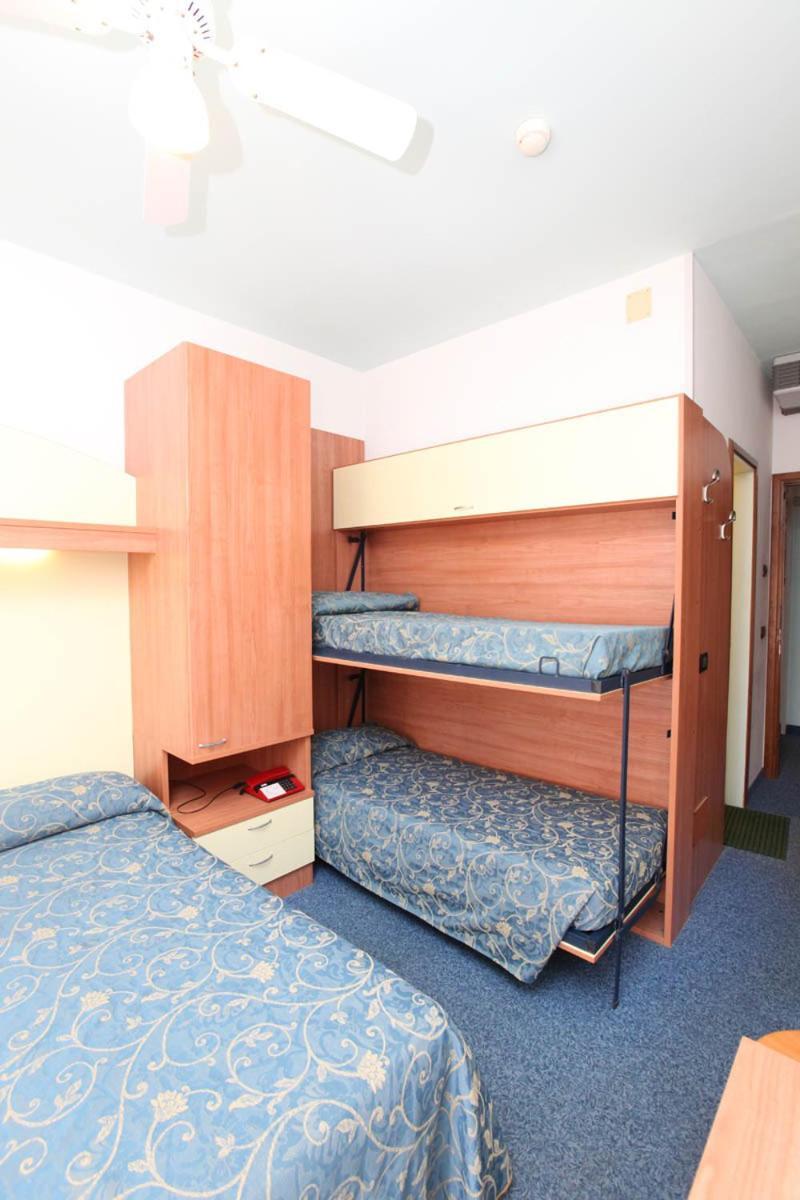 Hotel Derby S Jesolo Extérieur photo