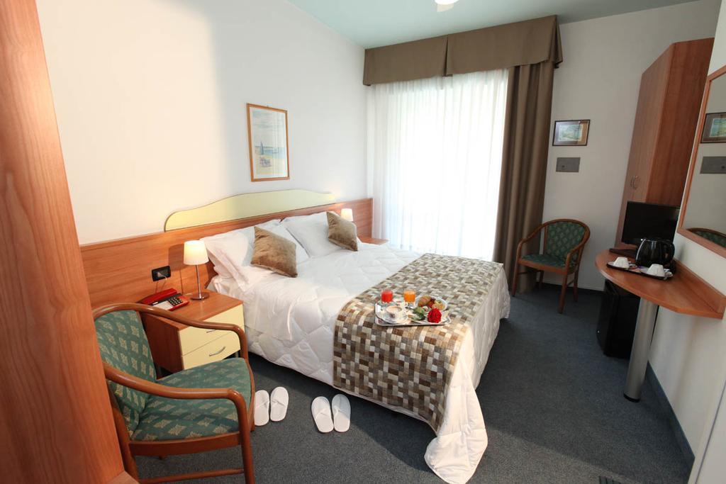 Hotel Derby S Jesolo Extérieur photo
