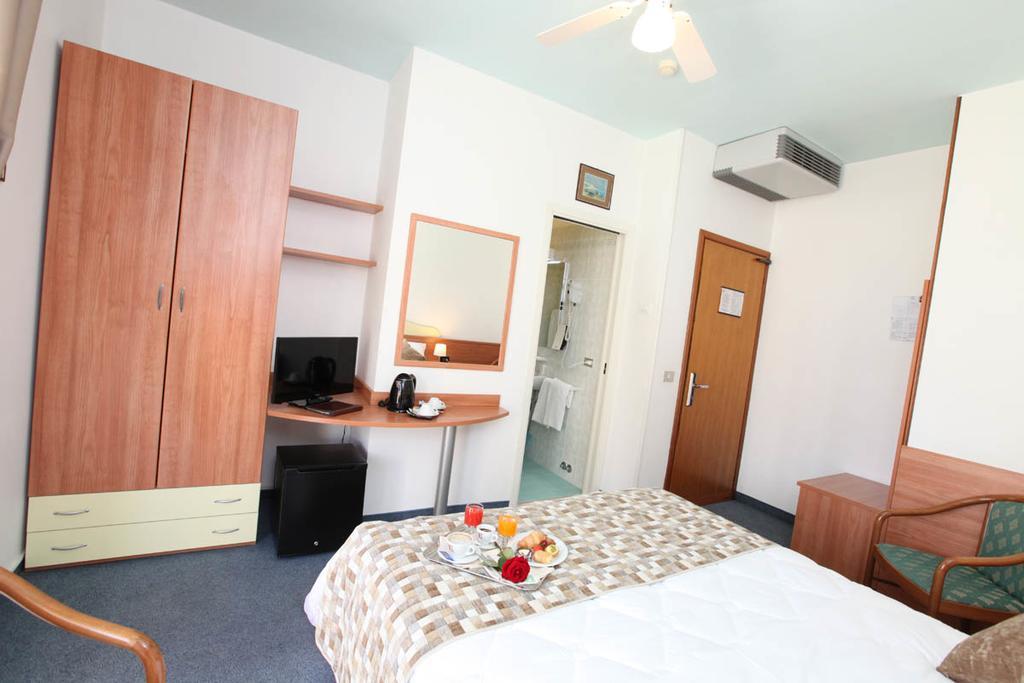 Hotel Derby S Jesolo Extérieur photo