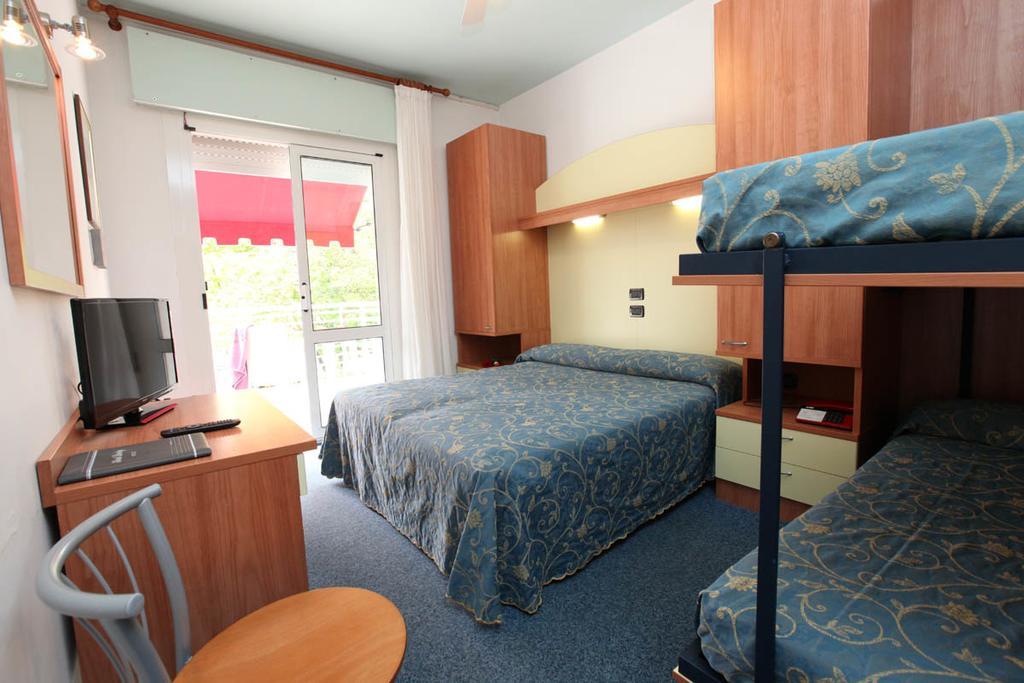 Hotel Derby S Jesolo Extérieur photo