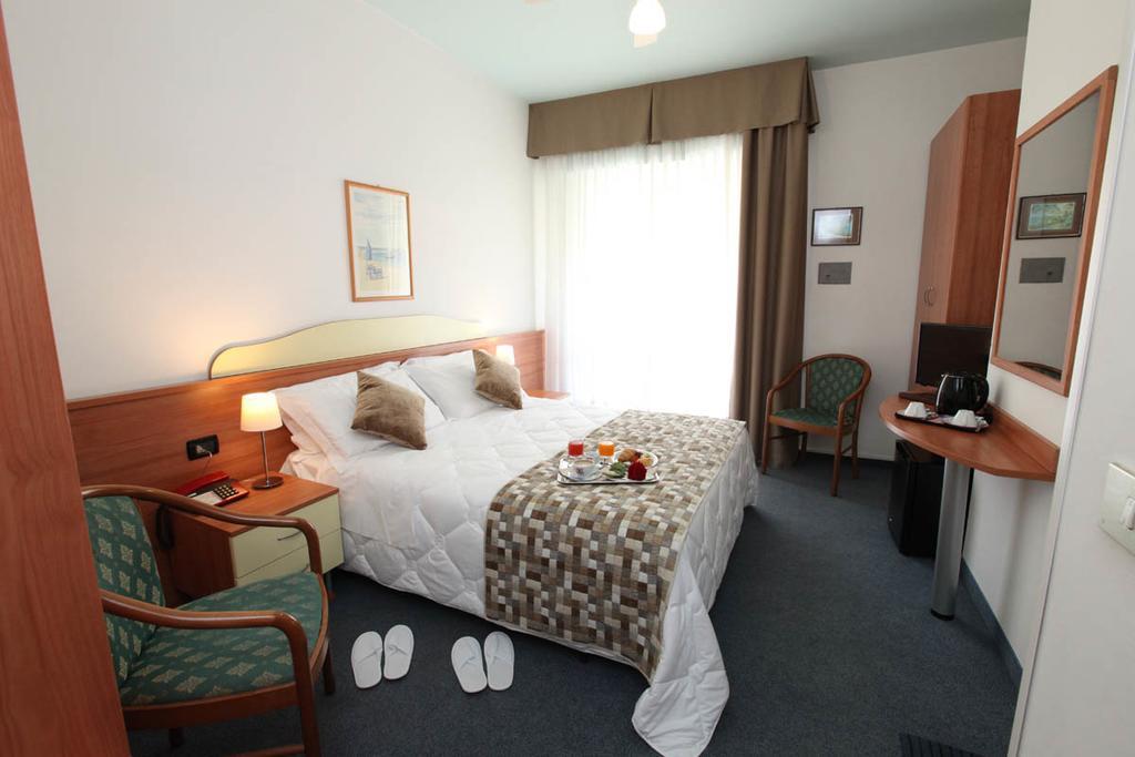 Hotel Derby S Jesolo Extérieur photo